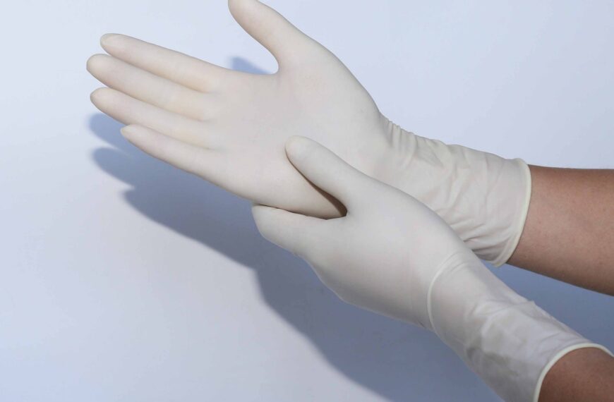 How Long Cuff Nitrile Gloves Support Hygiene in Medical Environments