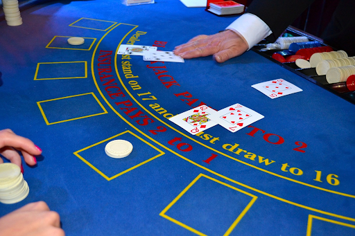 Online Blackjack: Why People Love It So Much